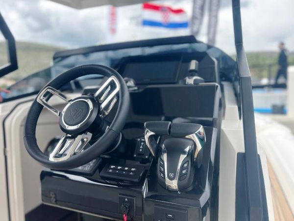 SuperRib 30 Cabin | Ladybug