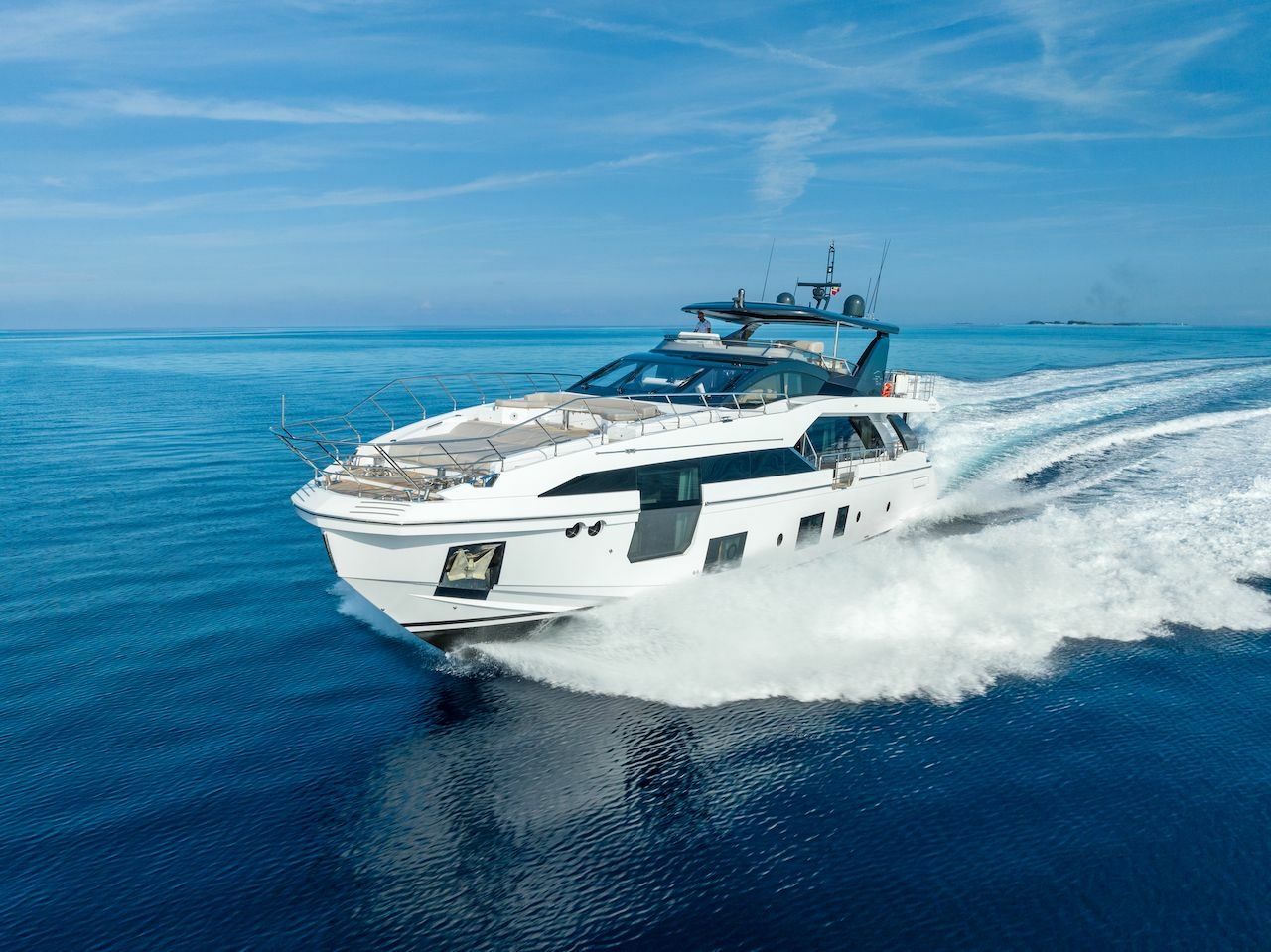 Azimut Grande 27 | Compass
