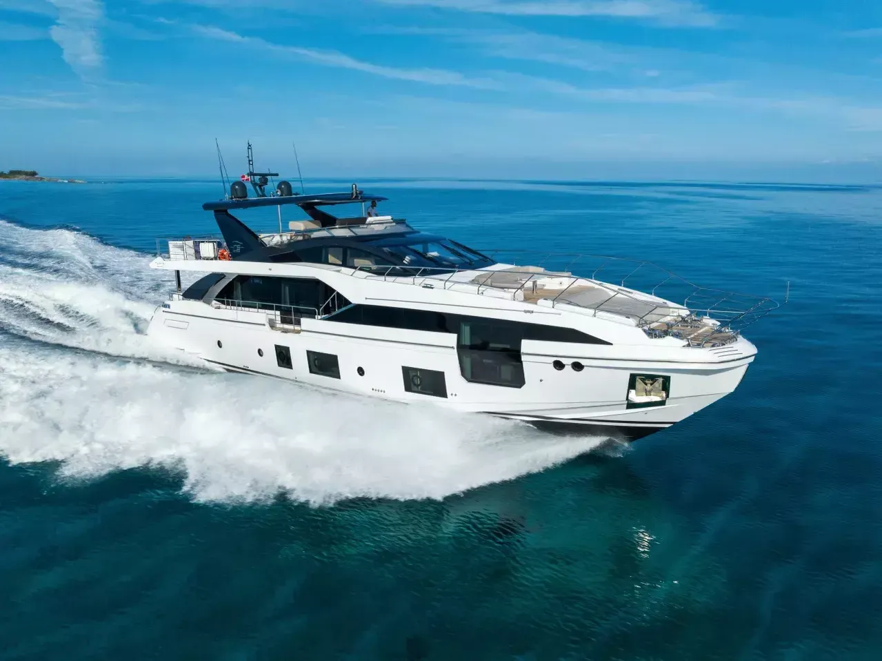Azimut Grande 27 | Compass
