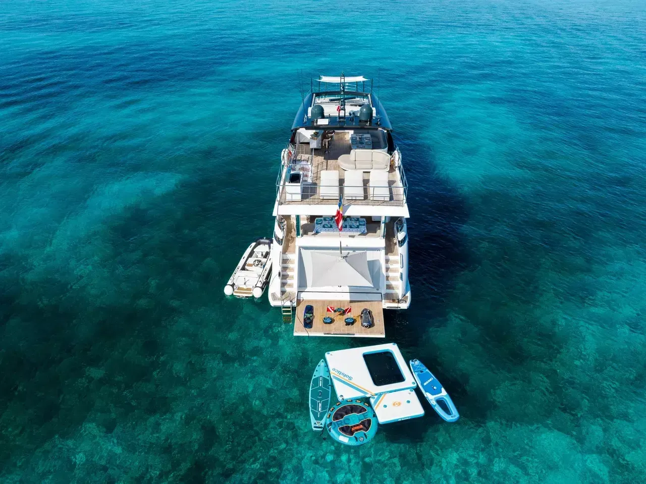 Azimut Grande 27 | Compass