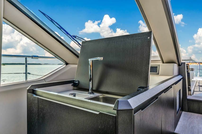 Galeon 640 Fly | 7 Seas