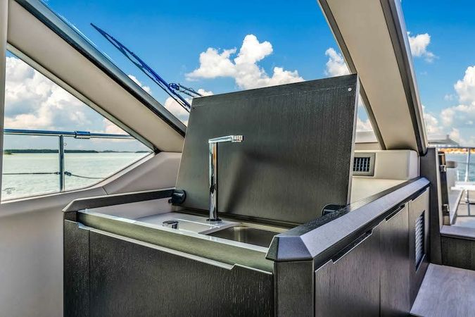 Galeon 640 Fly | 7 Seas