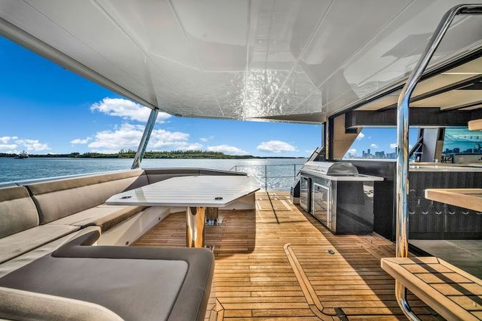 Galeon 640 Fly | 7 Seas