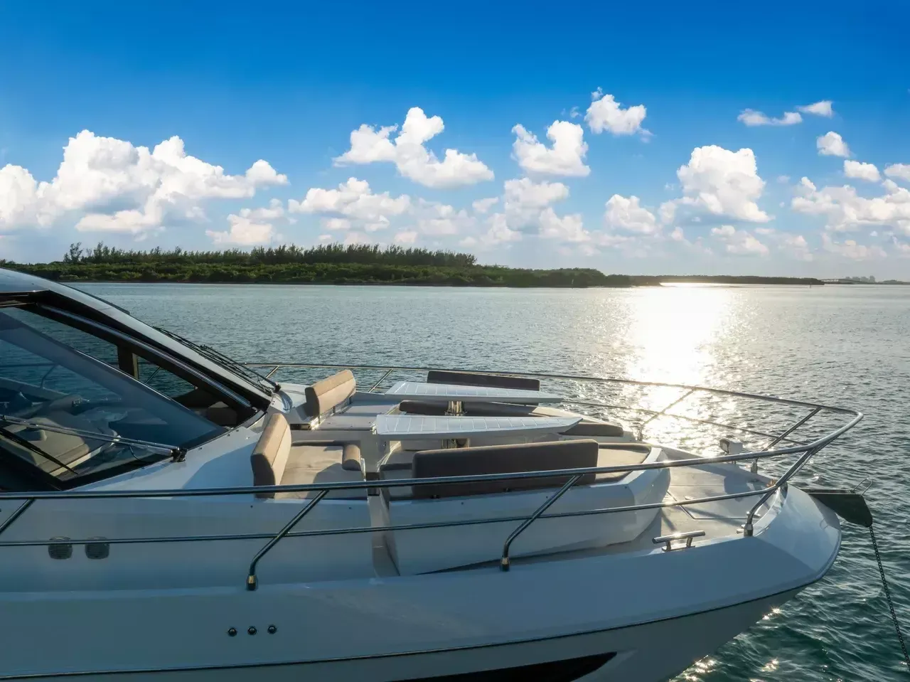 Galeon 640 Fly | 7 Seas