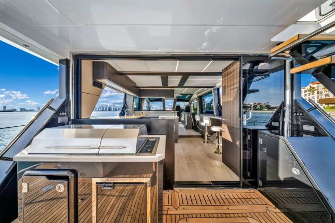 Galeon 640 Fly | 7 Seas
