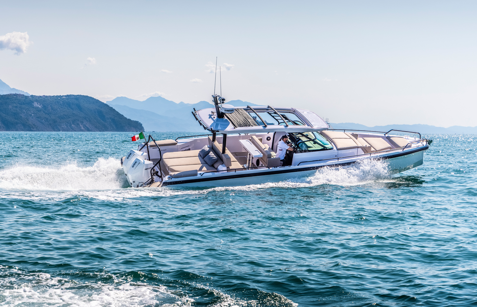 Axopar 37 Sun Top | Daniela 1