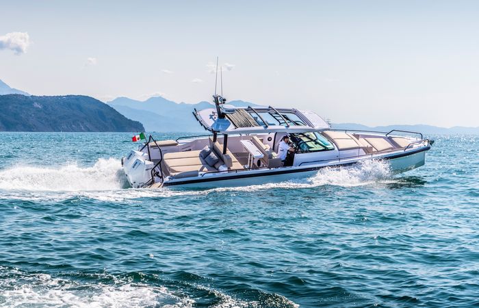 Axopar 37 Sun Top | Daniela 1