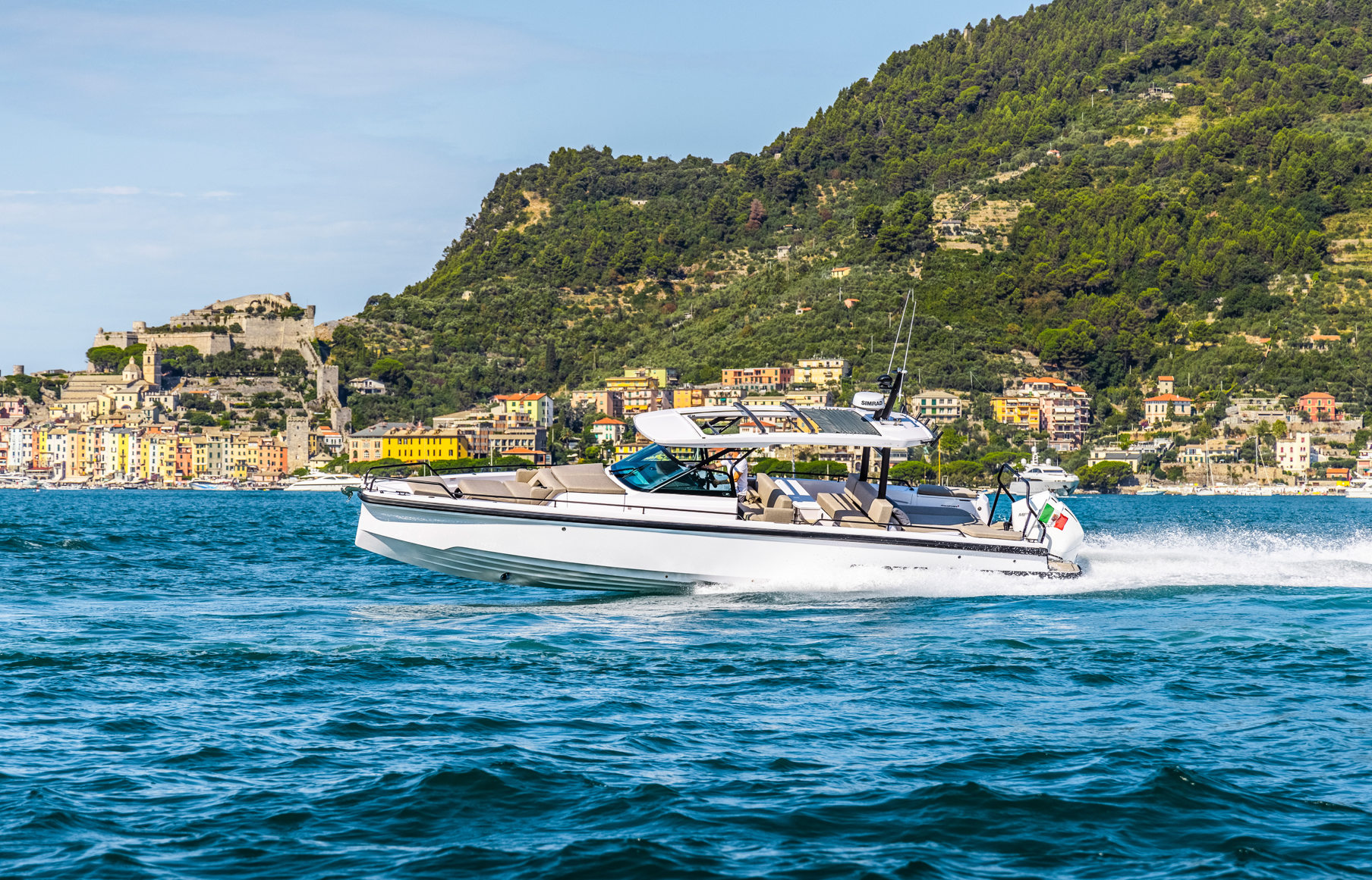 Axopar 37 Sun Top | Daniela 1