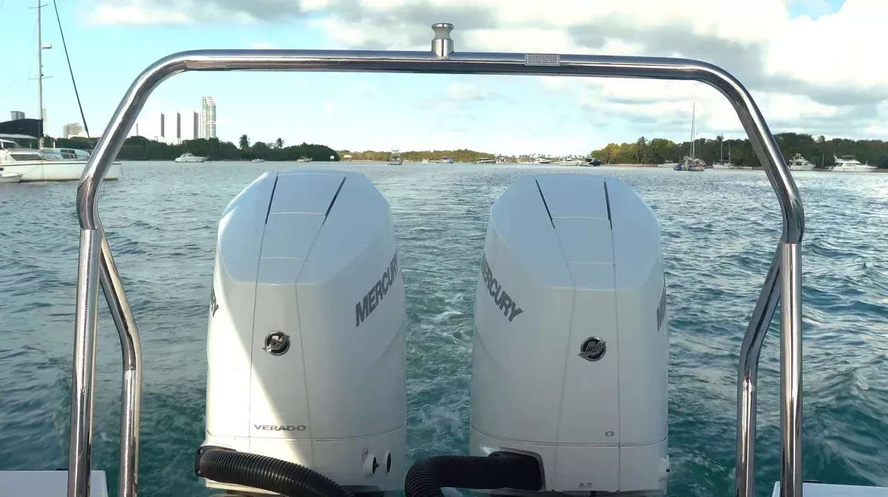 Axopar 37 Sun Top | Daniela 1