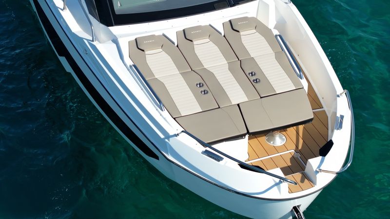 Karnic CS 10 | Blue Lagoon Flyer