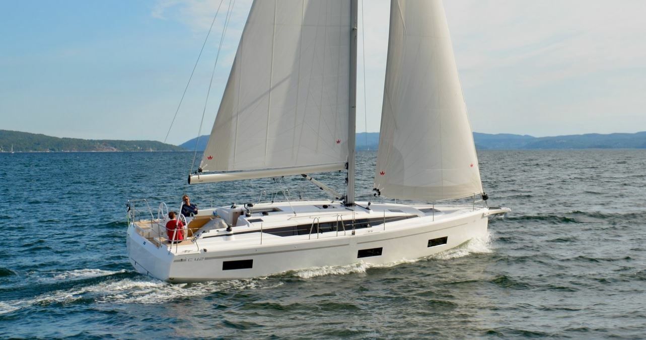 Bavaria C42 | Breaking Wind