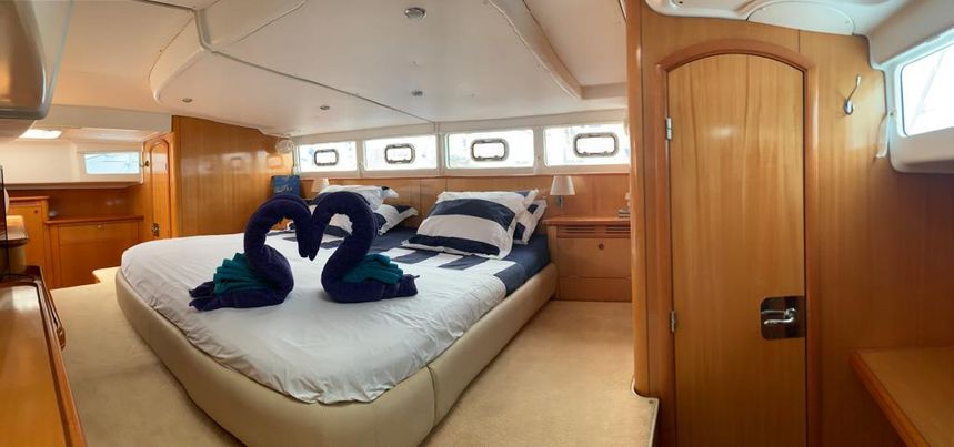 Lagoon Power 43 | Migaloo