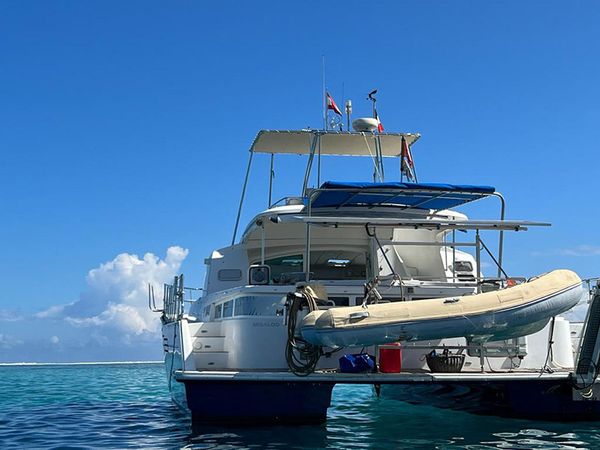 Lagoon Power 43 | Migaloo