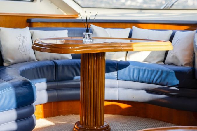 Azimut 85 F | River Mega