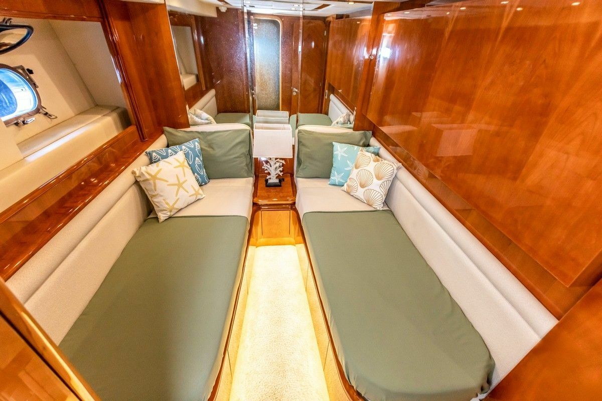 Azimut 85 F | River Mega