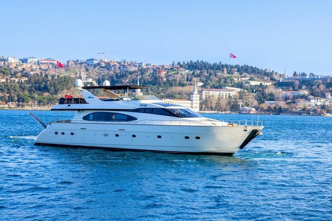 Azimut 85 F | River Mega