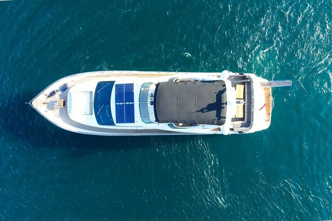 Azimut 85 F | River Mega