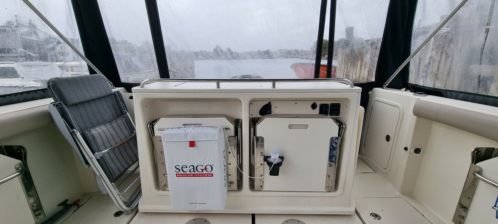 Quicksilver 905 | 17