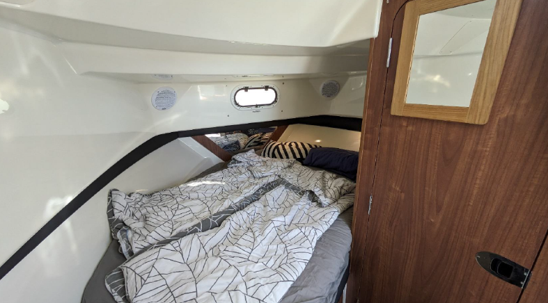 Quicksilver 905 | 17