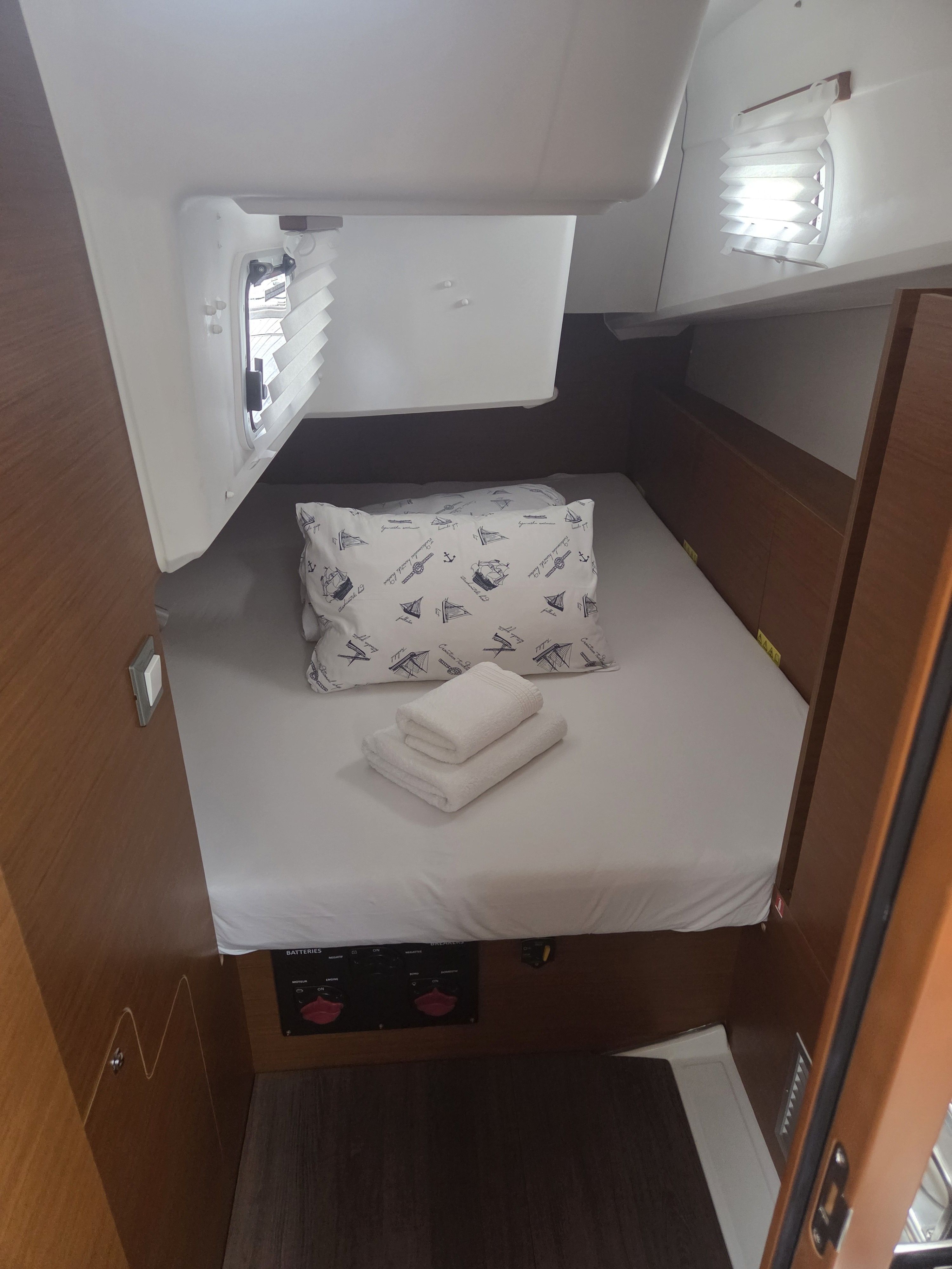 Jeanneau Sun Odyssey 380 | Kavinton