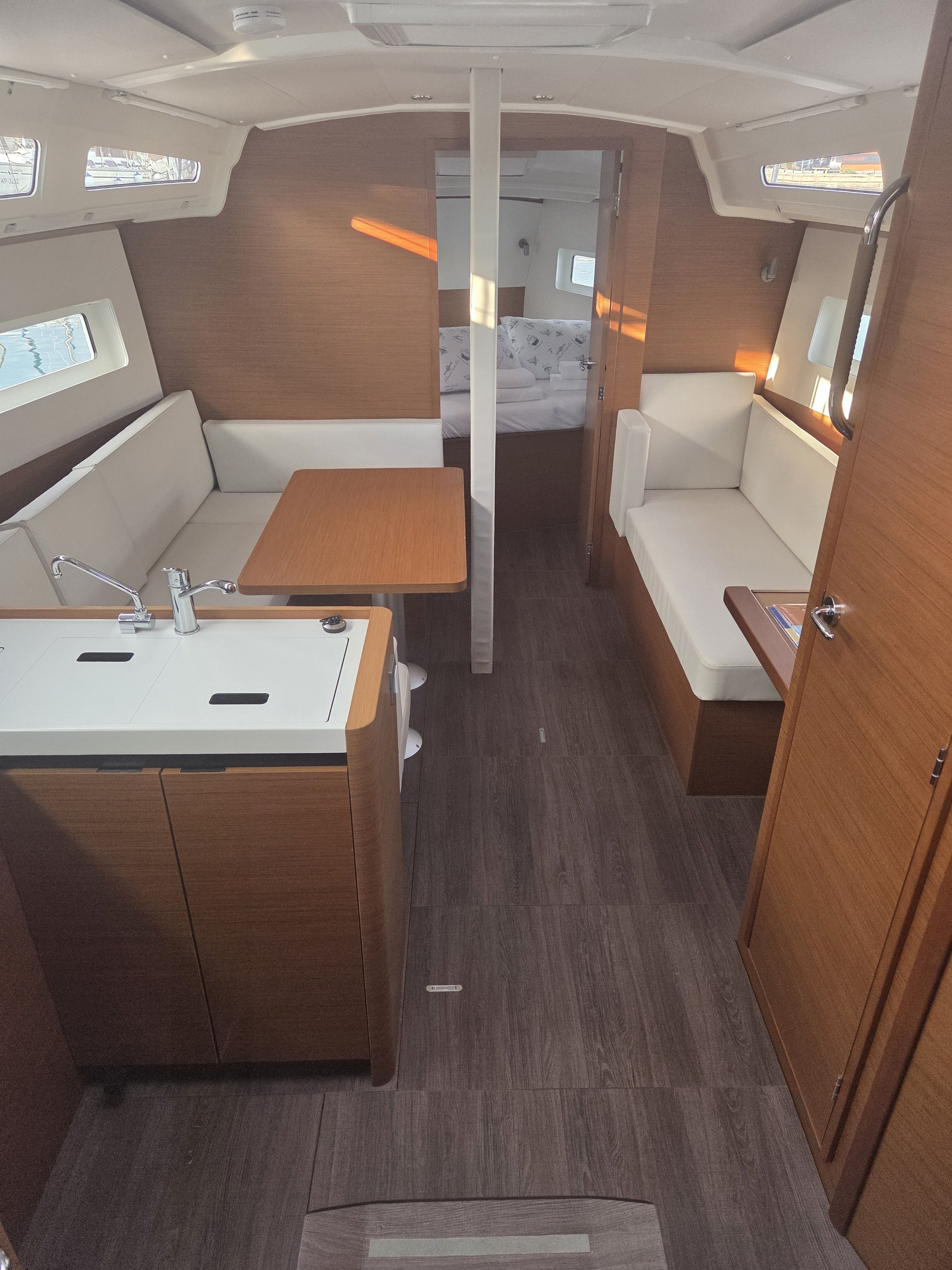 Jeanneau Sun Odyssey 380 | Kavinton