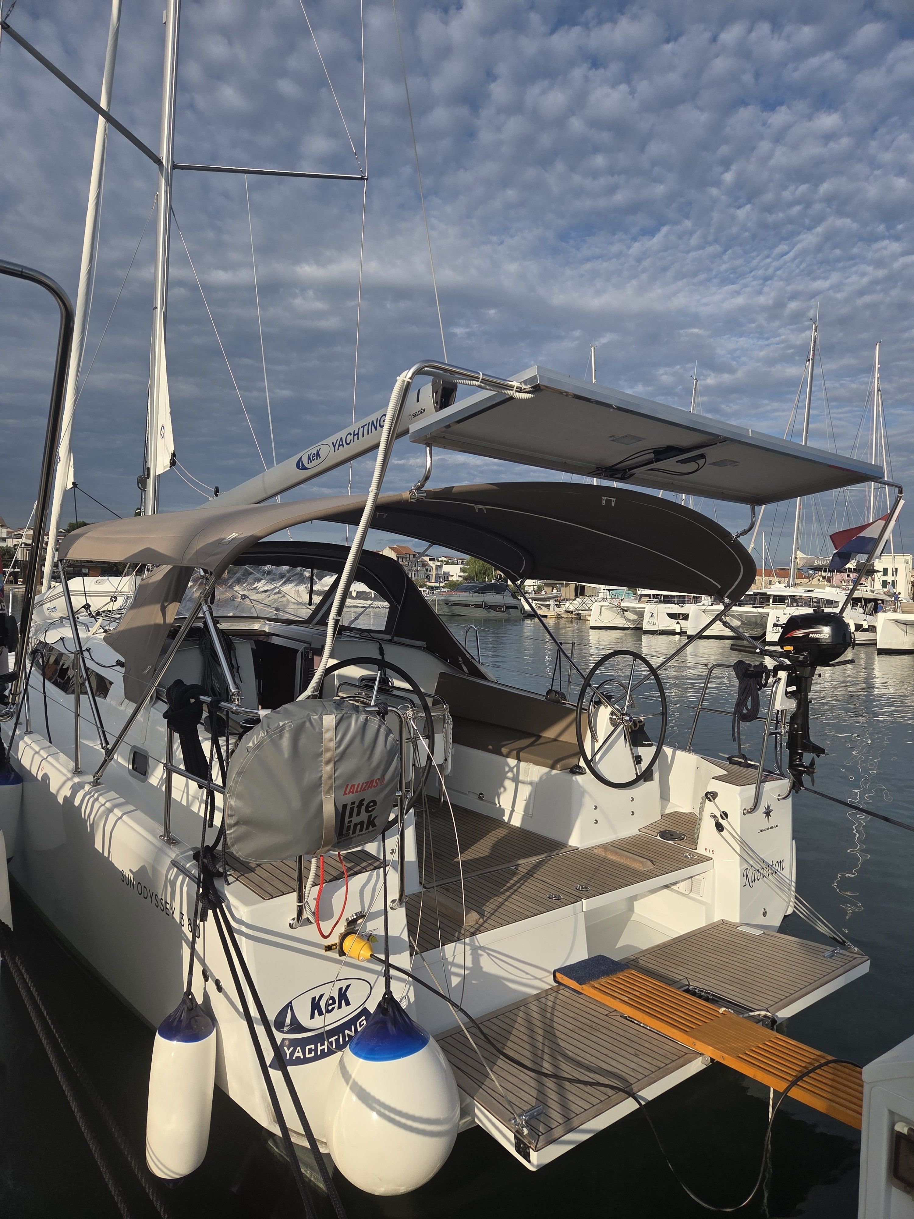 Jeanneau Sun Odyssey 380 | Kavinton