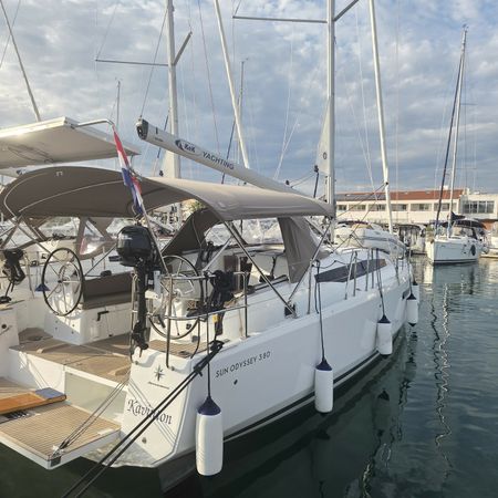 Jeanneau Sun Odyssey 380 | Kavinton