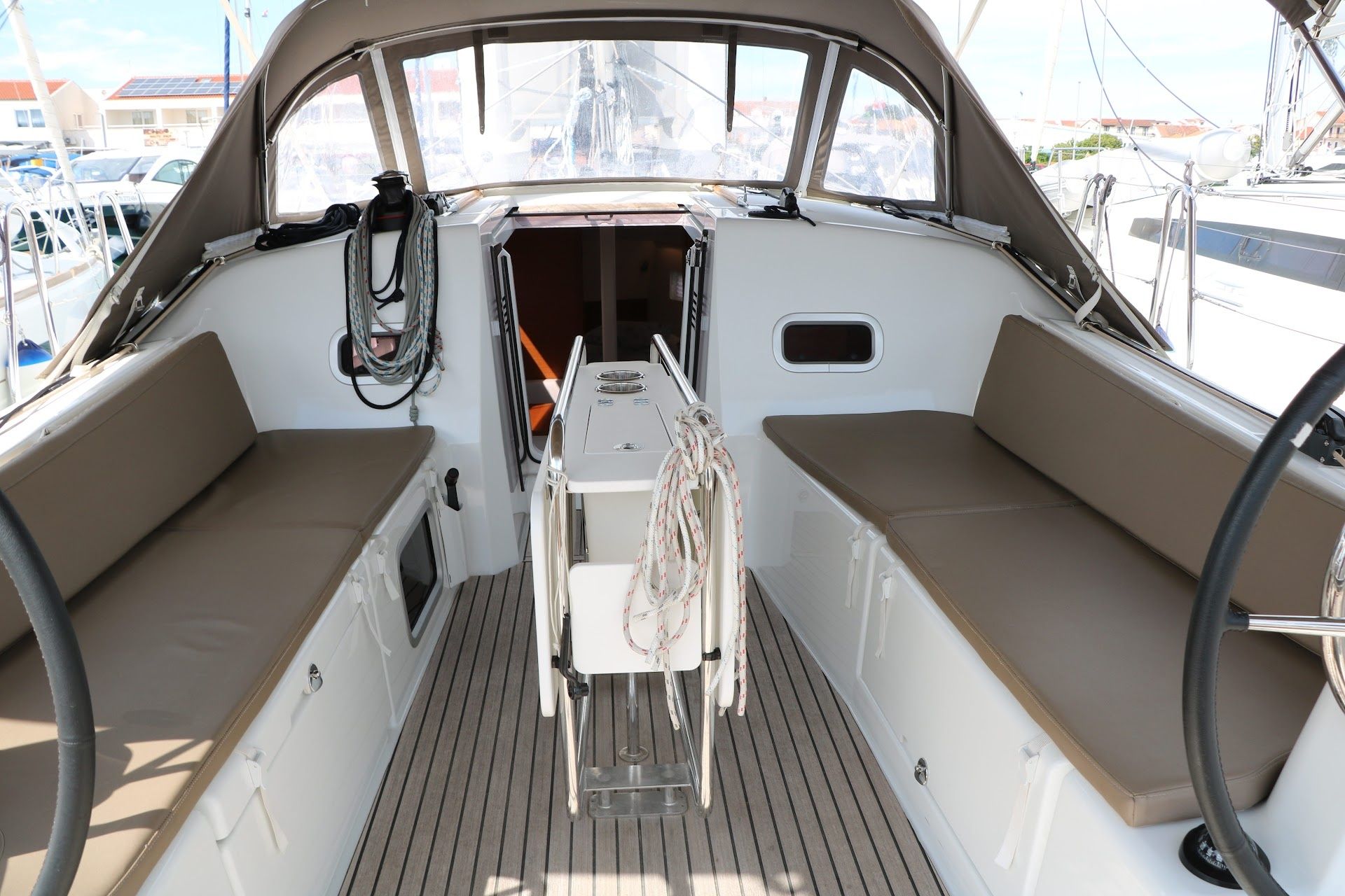 Jeanneau Sun Odyssey 380 | Kavinton
