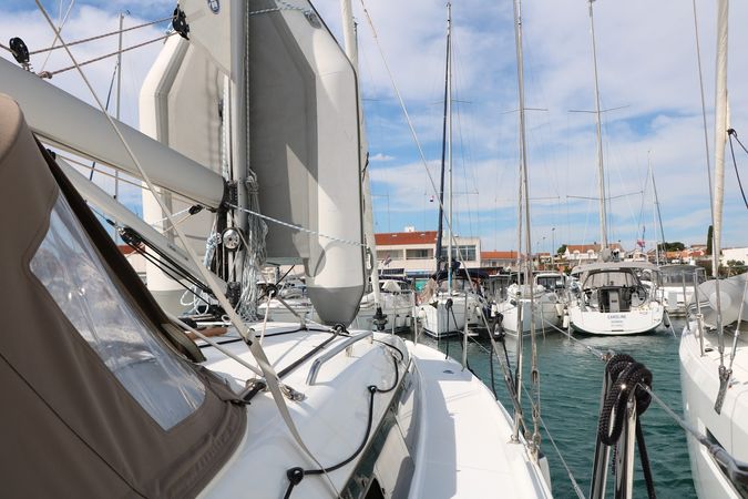 Jeanneau Sun Odyssey 380 | Kavinton