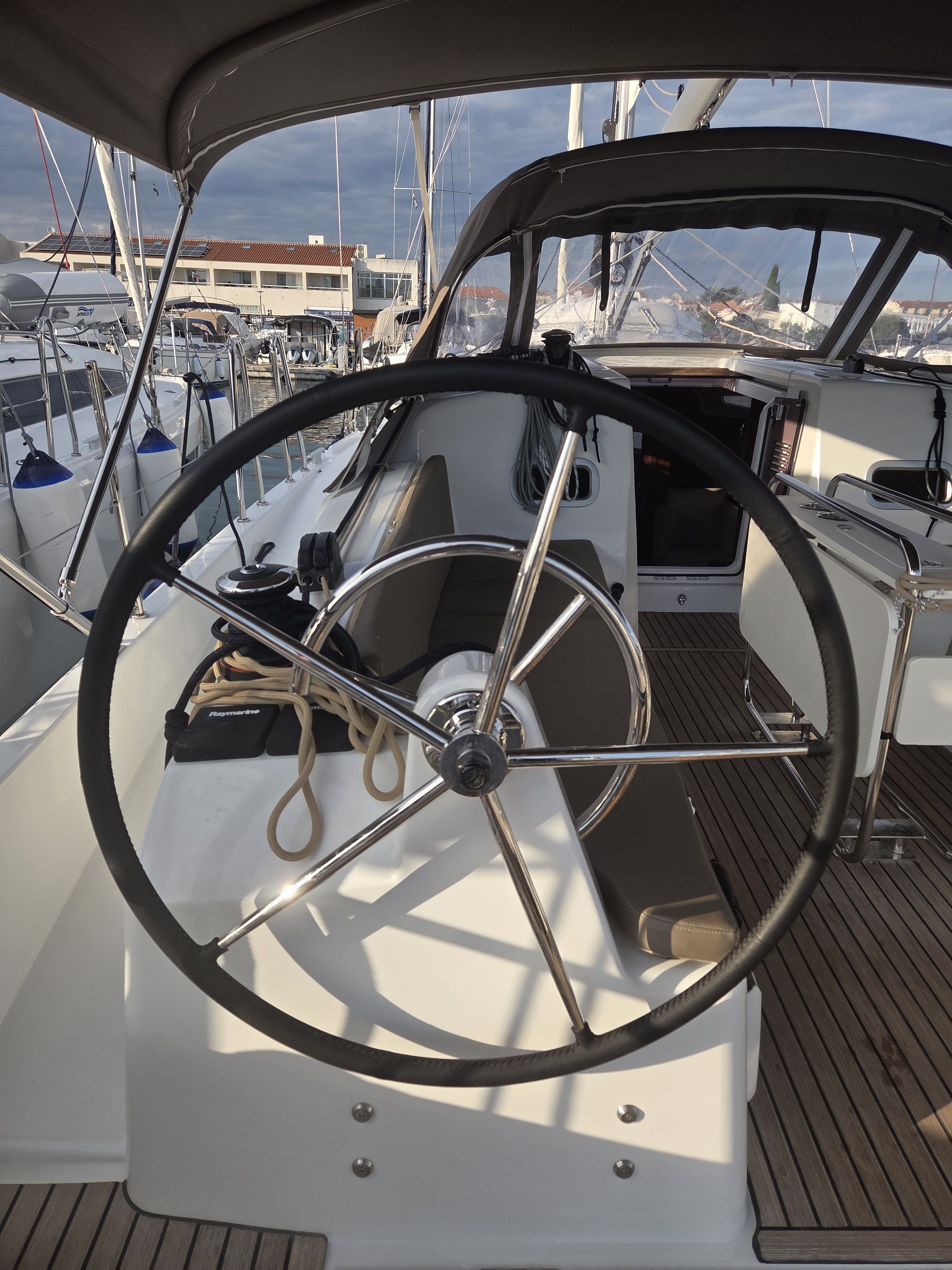 Jeanneau Sun Odyssey 380 | Kavinton