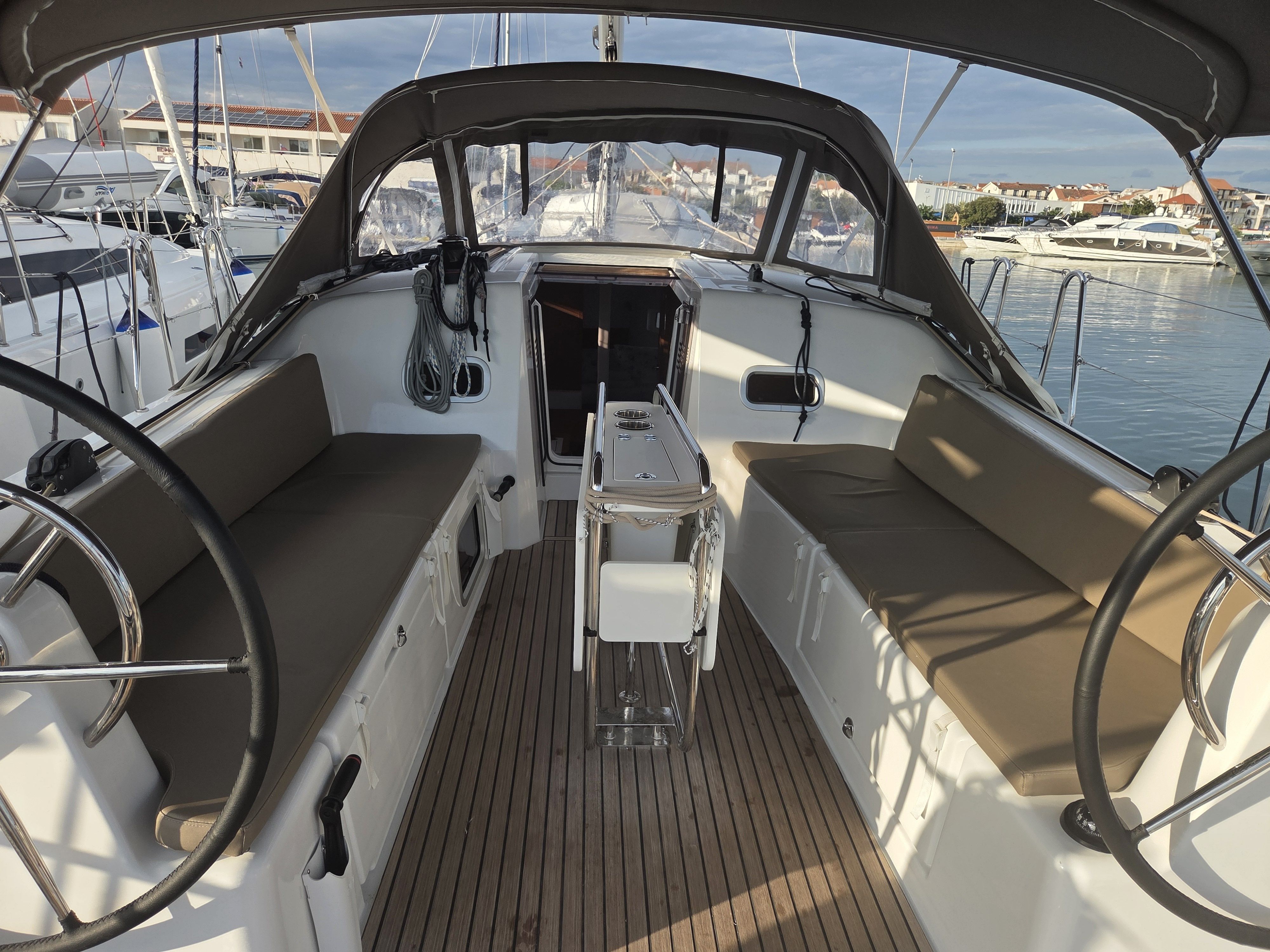 Jeanneau Sun Odyssey 380 | Kavinton