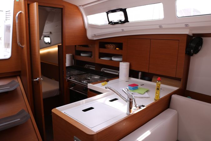 Jeanneau Sun Odyssey 380 | Kavinton