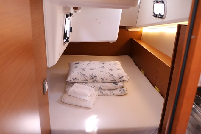 Jeanneau Sun Odyssey 380 | Kavinton