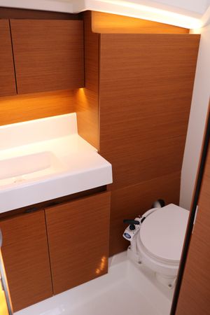 Jeanneau Sun Odyssey 380 | Kavinton