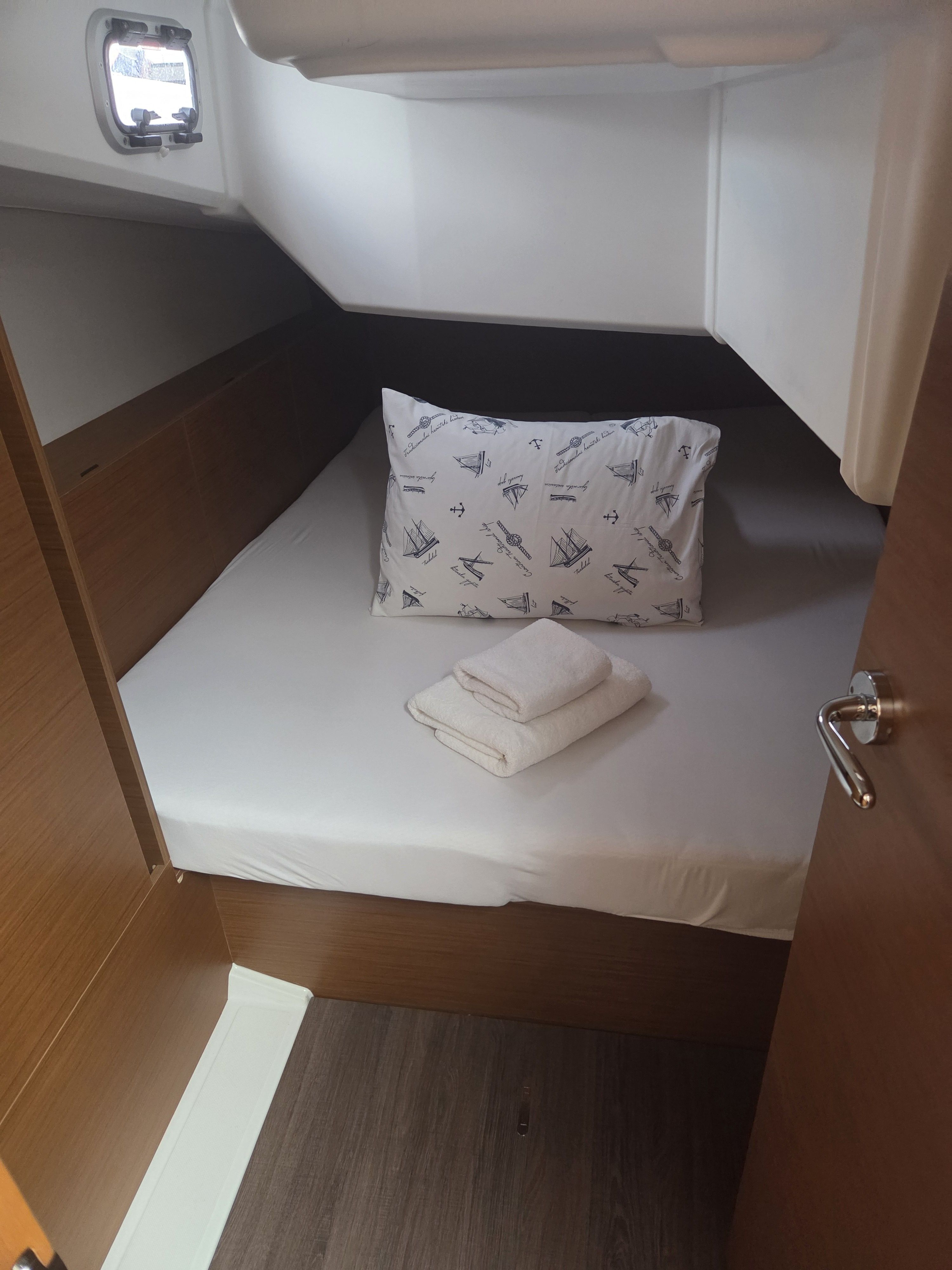 Jeanneau Sun Odyssey 380 | Kavinton