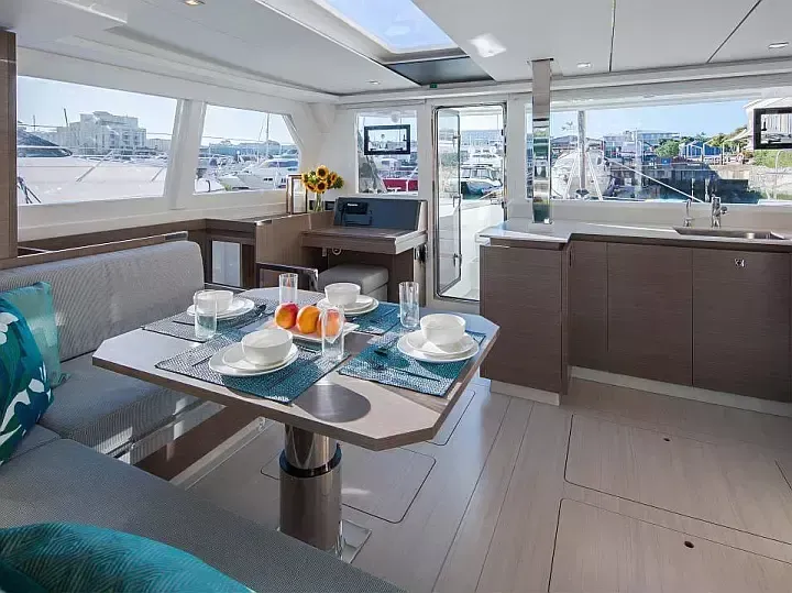 Leopard 42 | Moorings 25