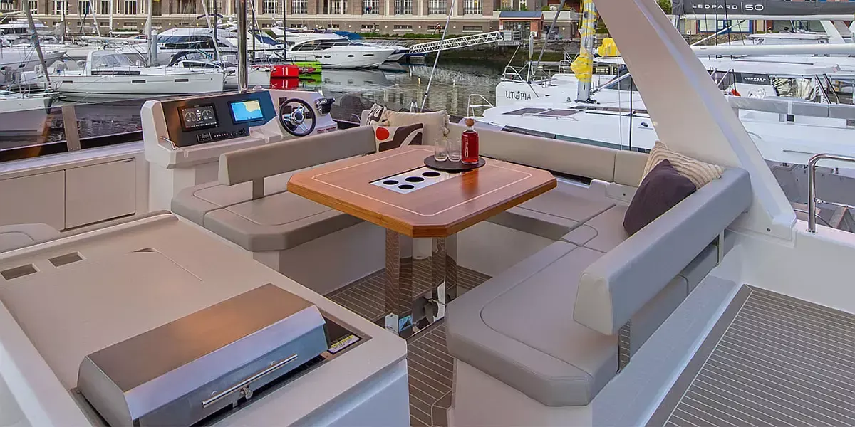Leopard 40 | Moorings 25