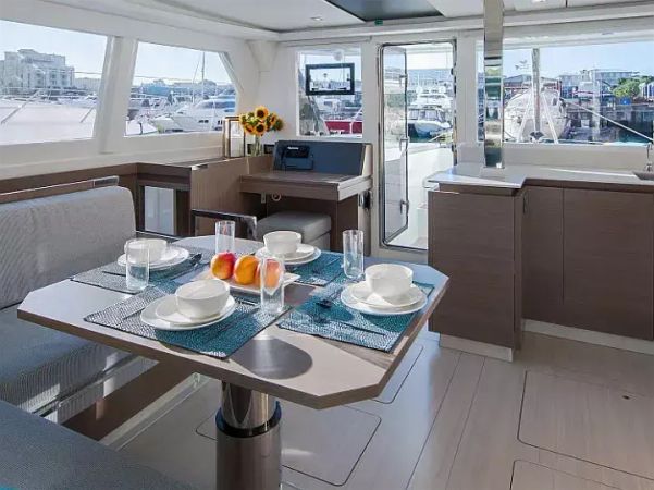 Leopard 42 | Moorings 25