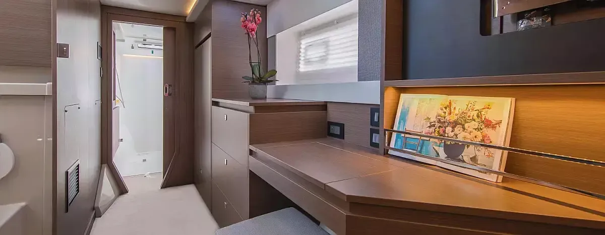 Leopard 42 | Moorings 25