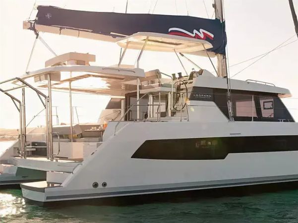 Leopard 42 | Moorings 25