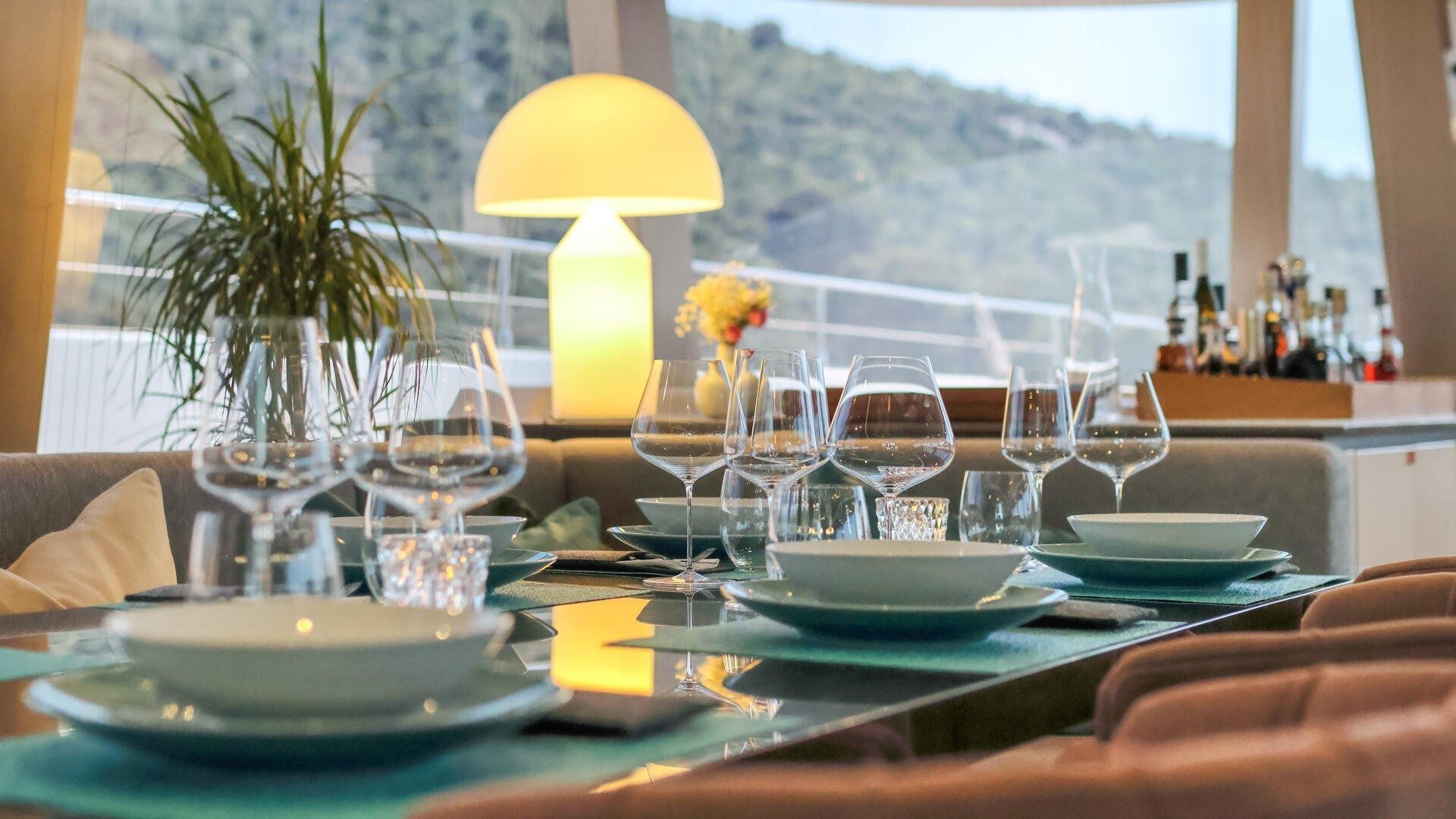 Sunreef 80 | Honeybird