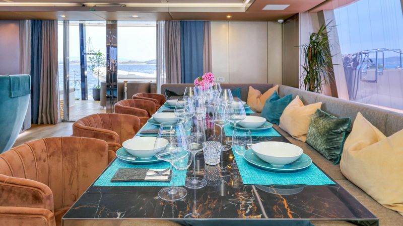 Sunreef 80 | Honeybird