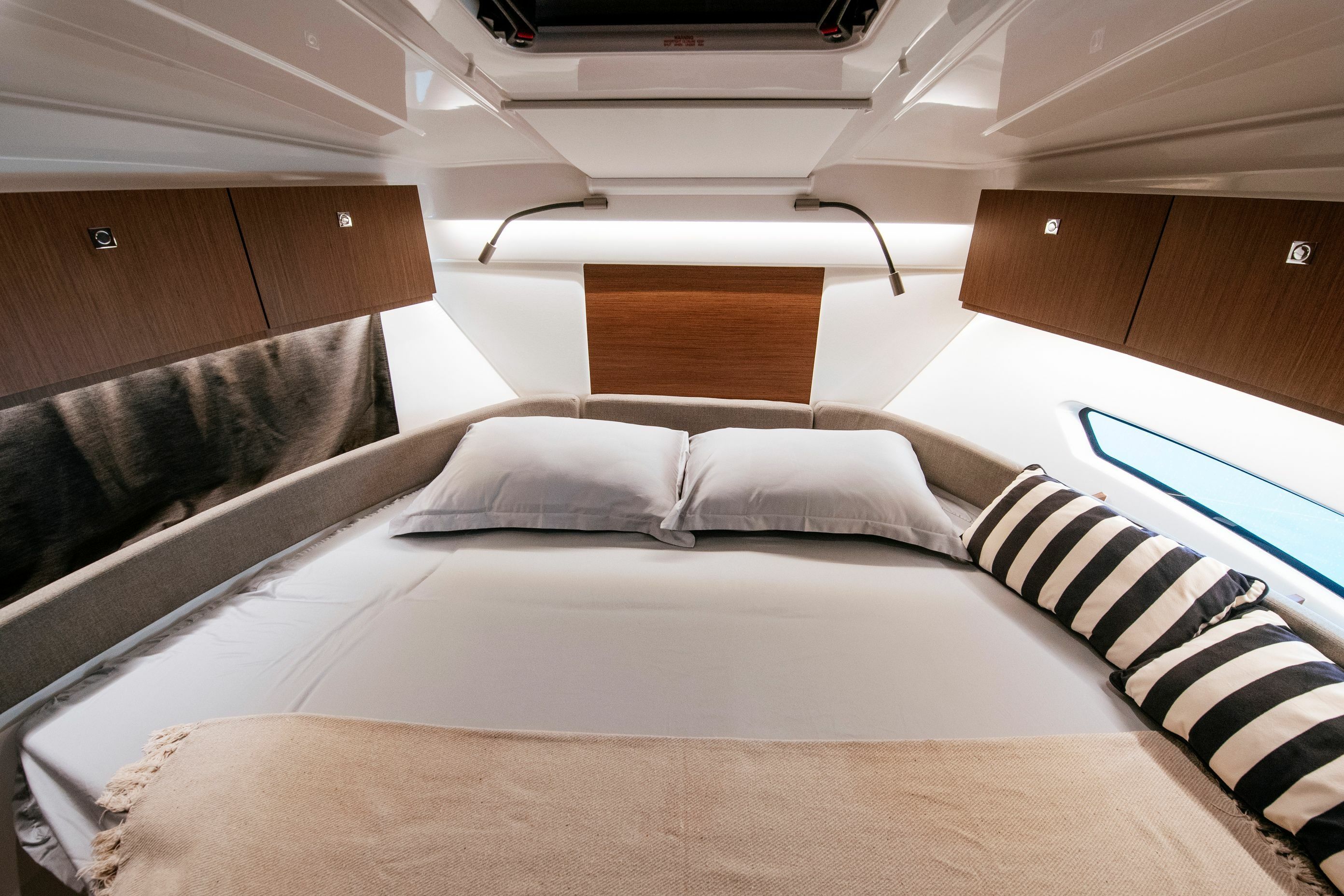 Beneteau Antares 9 | 23