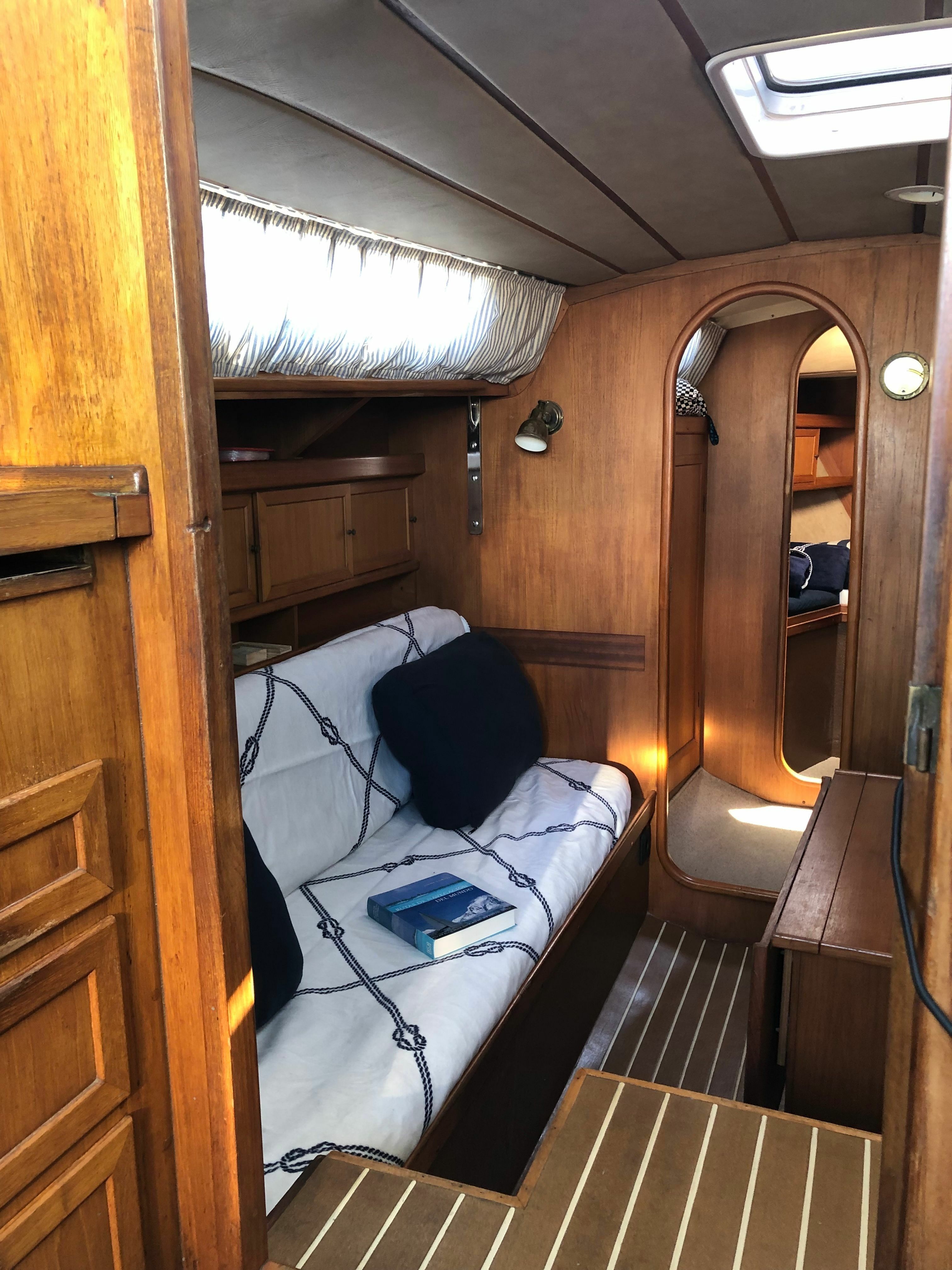 Mascot 33 | Vaporetto