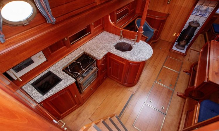 Custom Built 53 | Bruine Beer