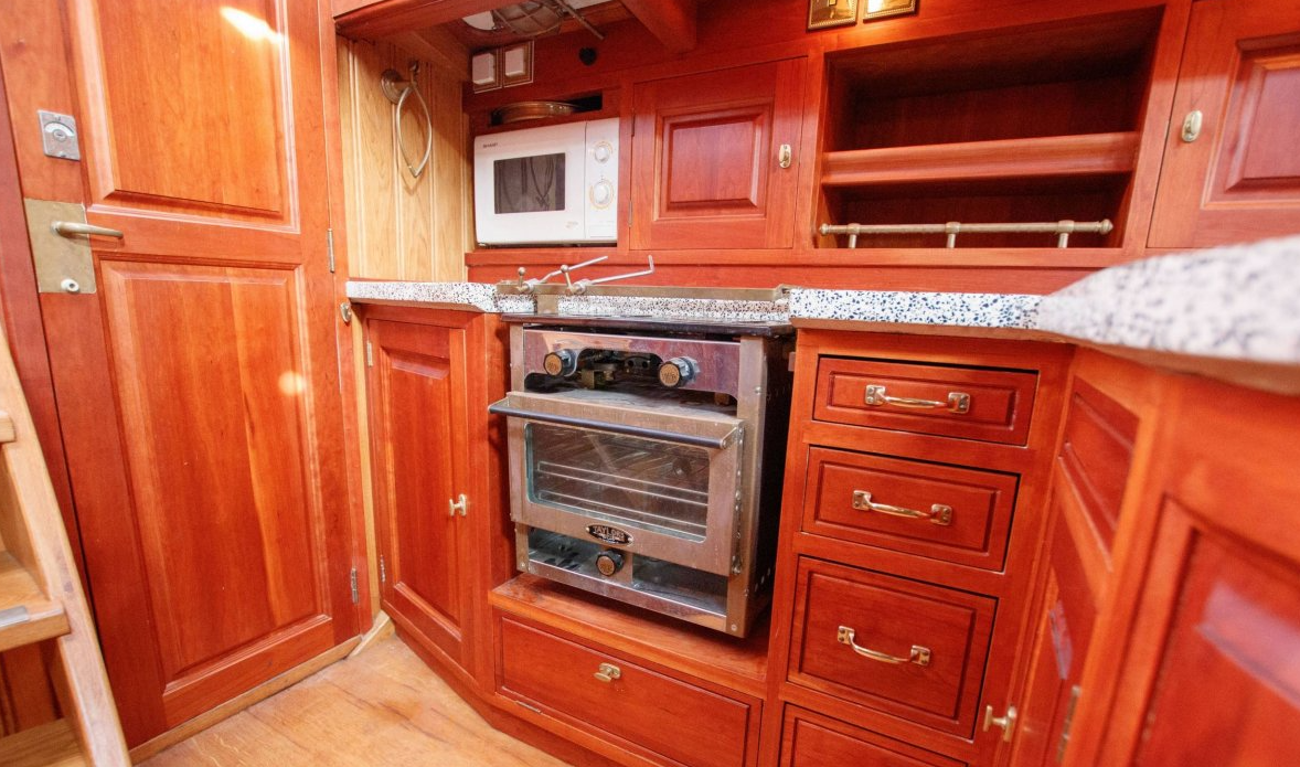 Custom Built 53 | Bruine Beer