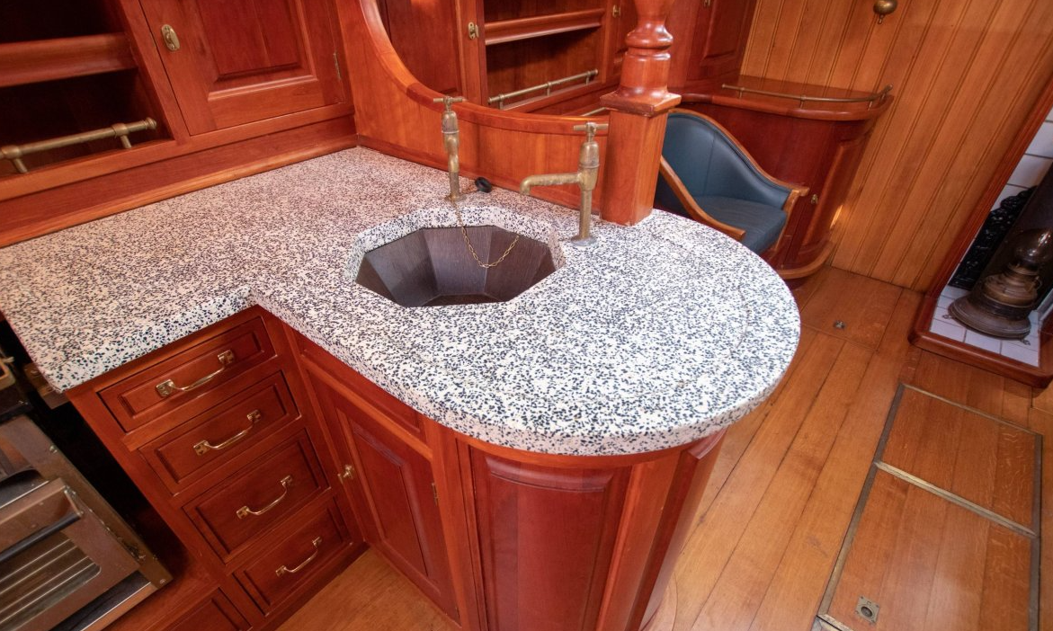 Custom Built 53 | Bruine Beer