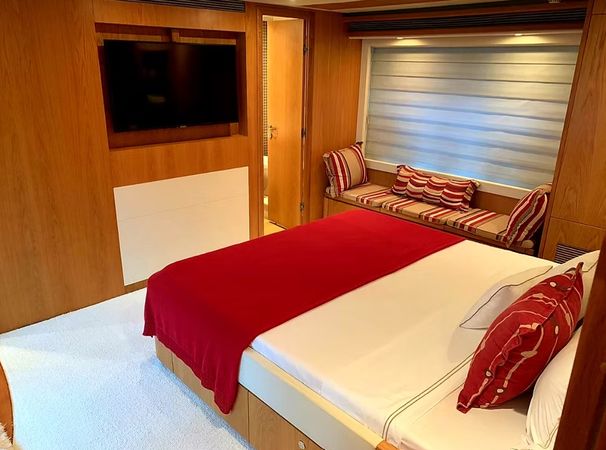 Ferretti 88 | Prince