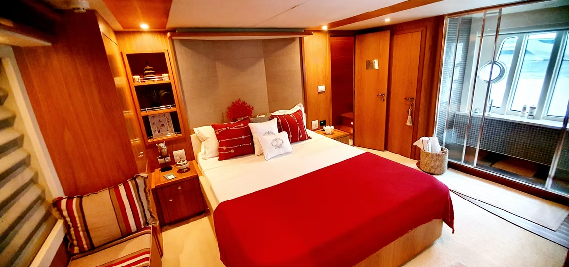 Ferretti 88 | Prince