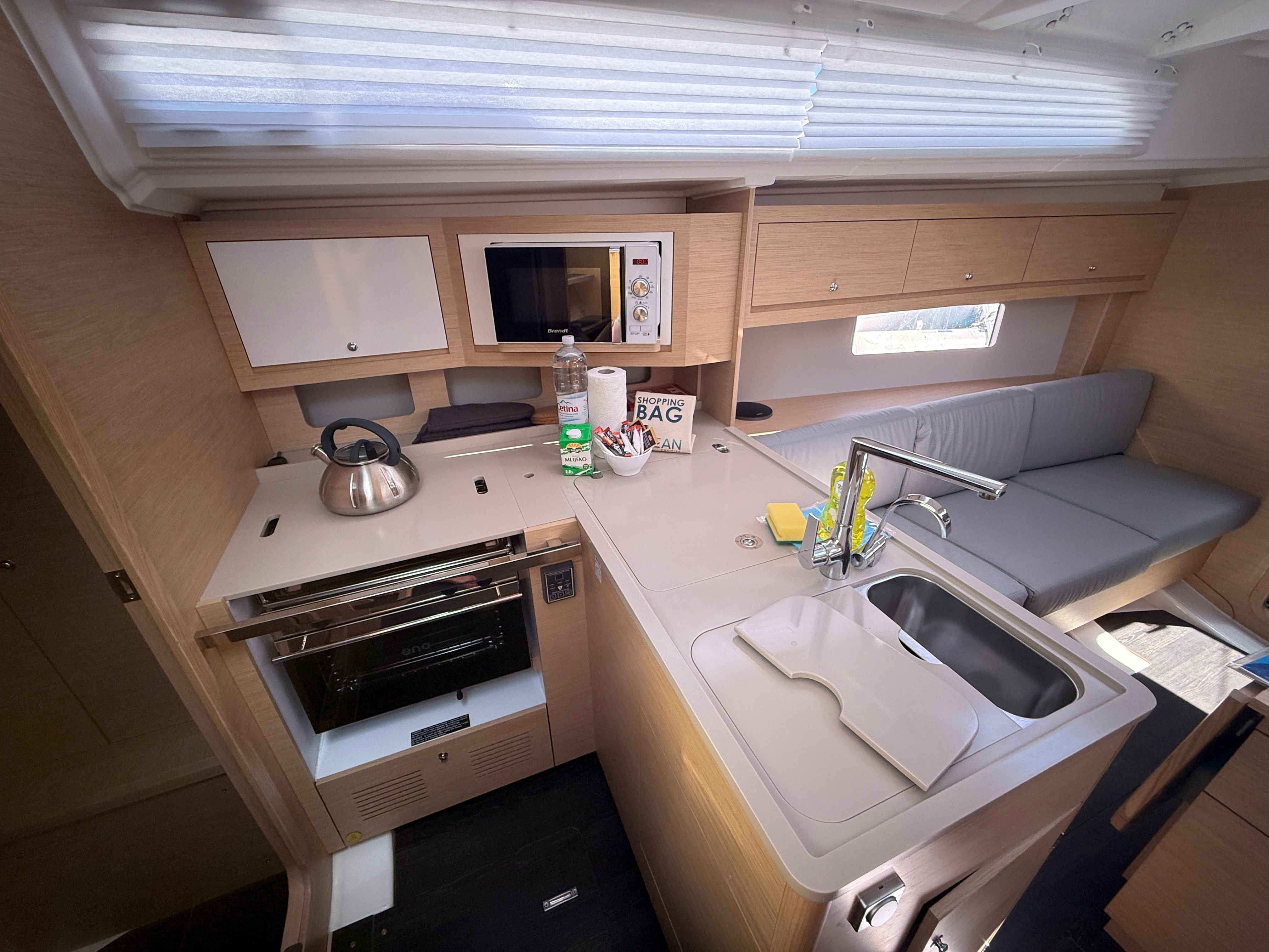 Dufour 37 | Sunsail 25